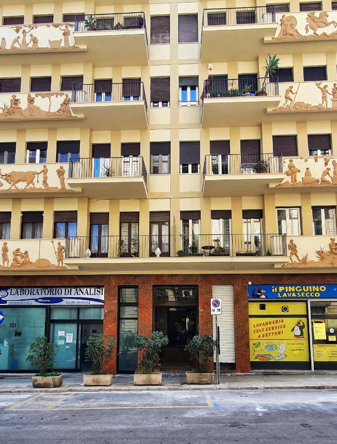 A Un Passo Dal Centro Hotel Palermo Luaran gambar