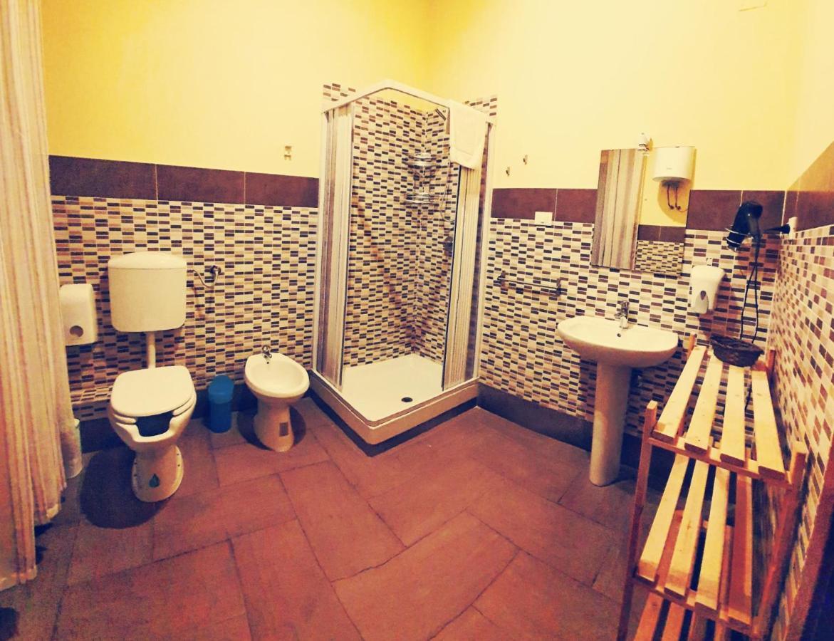 A Un Passo Dal Centro Hotel Palermo Luaran gambar
