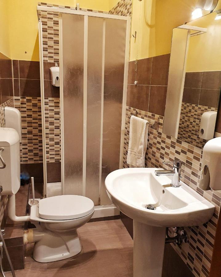 A Un Passo Dal Centro Hotel Palermo Luaran gambar